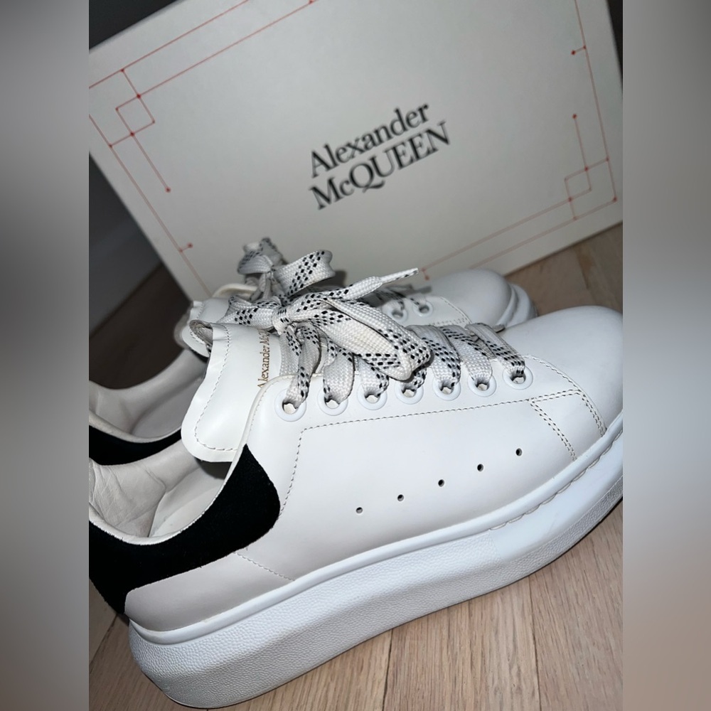 Alexander McQueen sneakers size 37 - Picture 3 of 4